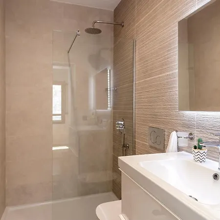 Letty's House - Old Town Luxury Mansion